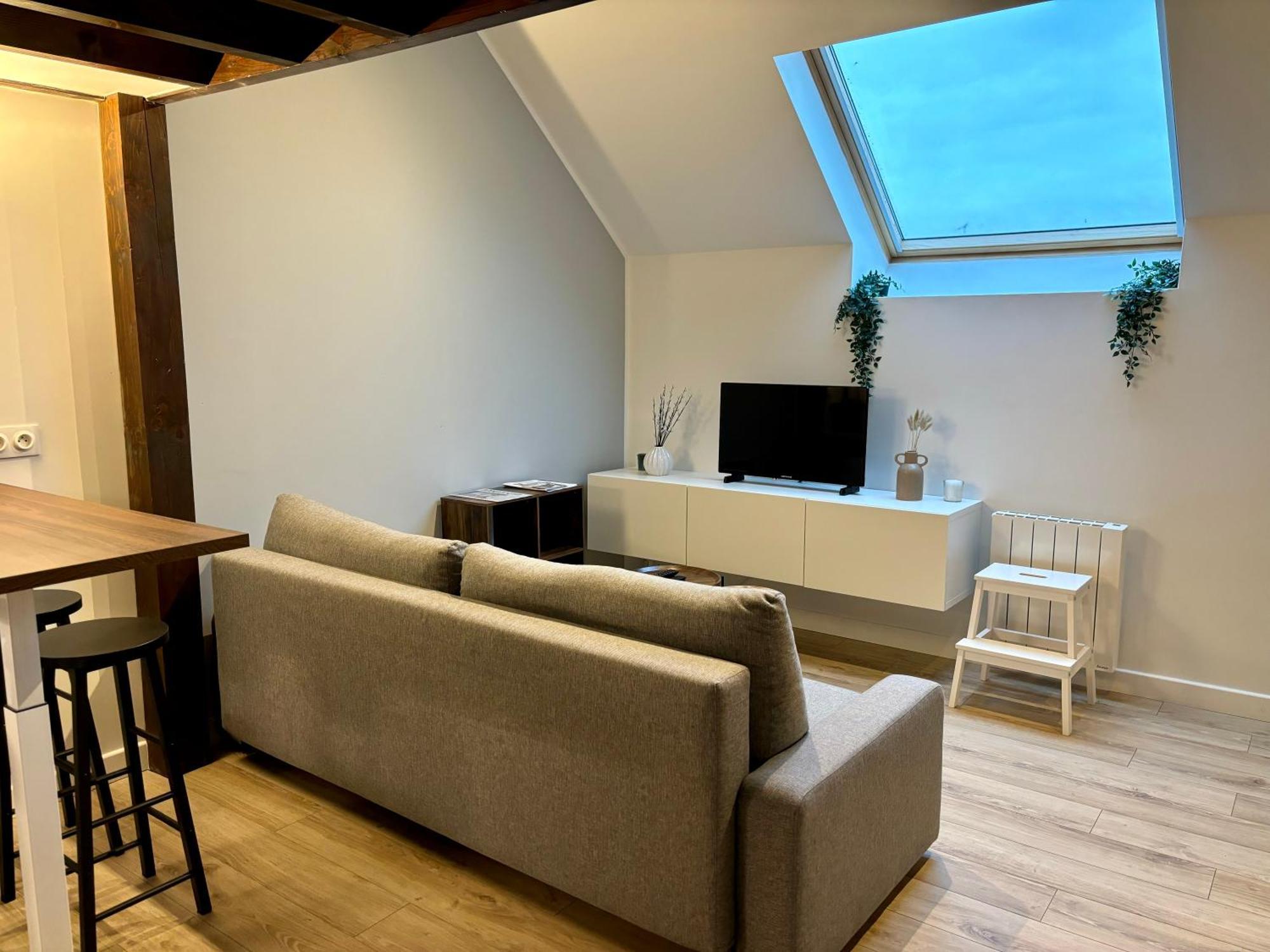 Le Petit Jardin, Proche Gare, Hyper Centre Apartment Cambrai Exterior photo