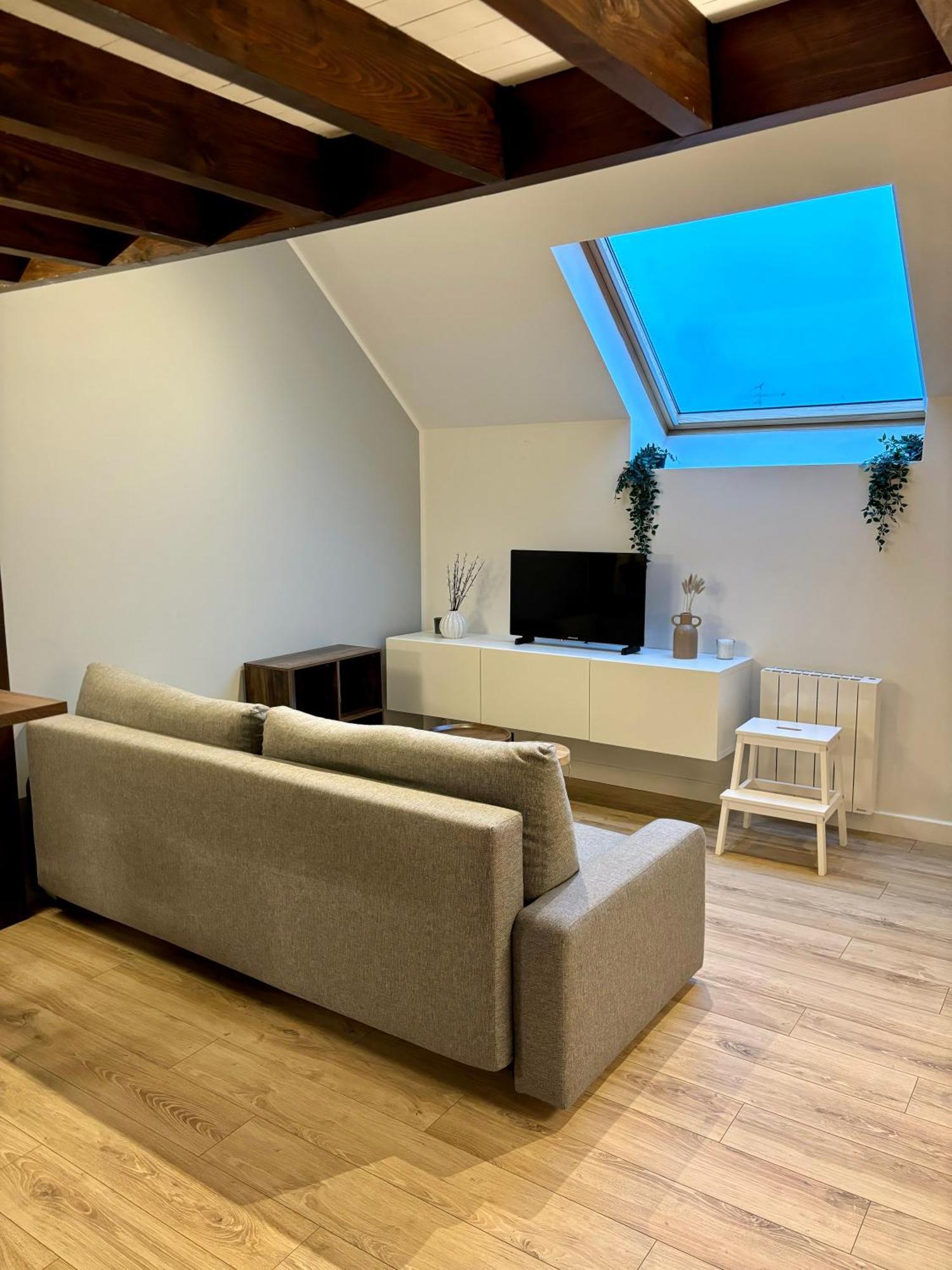 Le Petit Jardin, Proche Gare, Hyper Centre Apartment Cambrai Exterior photo